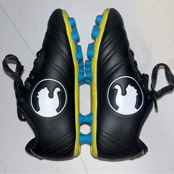 Kids Puma ProCat Pitch Soccer Cleats Size 11 - Picture 3 of 6